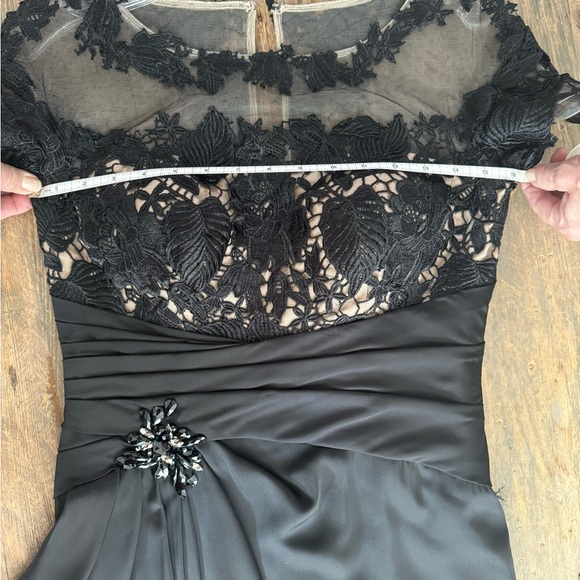 NWT-MGNY Soft Satin Evening Gown with Lace and Beaded Appliques - Picture 10 of 16